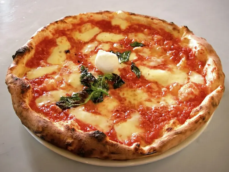 Pizza margherita maison