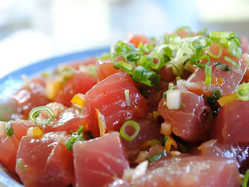 Poke bowl saumon avocat