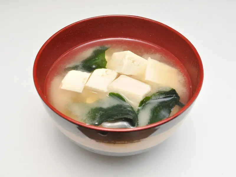 Soupe miso au tofu
